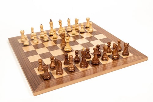 شطرنج خشب فاخر بتصميم الروس