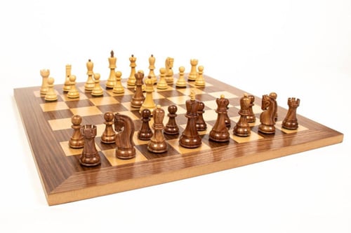 شطرنج خشب فاخر بتصميم الروس