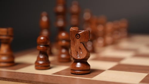 شطرنج خشبي صغير