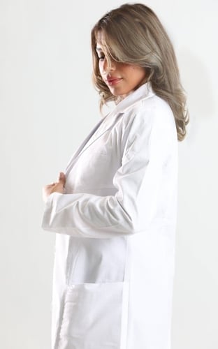 لاب كوت ابيض نسائي كمفورت | فوتشر