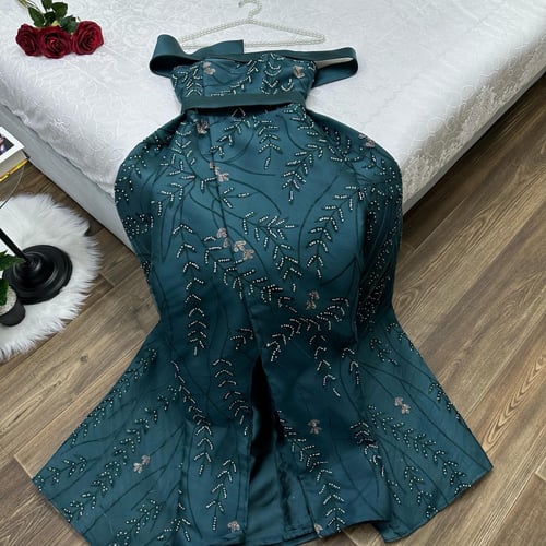 فستان سهرة مطرز