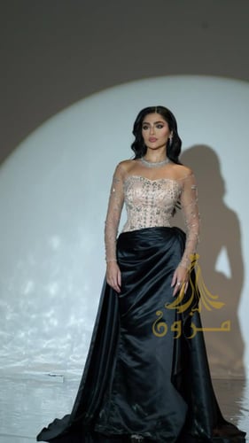 فستان سهرة قخم مرصع بالكرستال