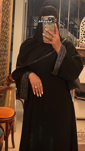 عبايه مشاعل+ طرحه