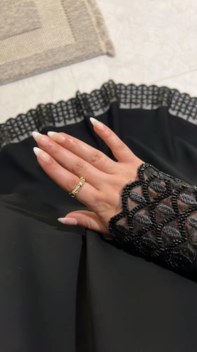 عبايه جميله + طرحه