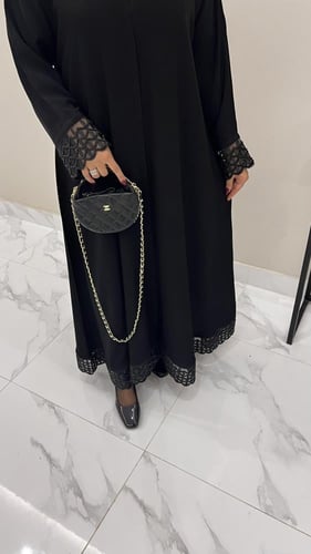 عبايه جميله + طرحه