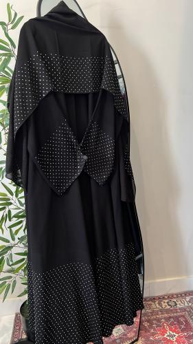 عبايه وريف + طرحه