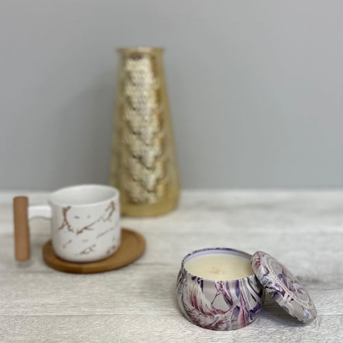 علبة شمع مع رائحة الوردة السوداء