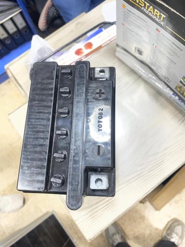 بطارية دباب 11 امبير 12 فولت فيتنامي حمضية سائلة ق...