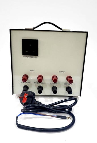 منظم ومحول كهرباء أوتوماتيكي 220 / 110 فولت 7500 ف...