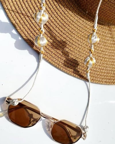 حامل نظارة من خيوط الزري الفاخر طول 100سم لون فضي