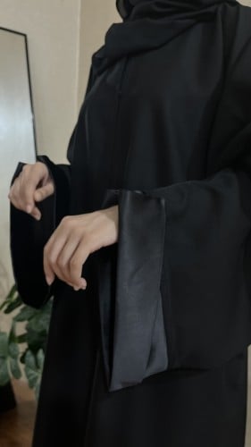عباية قصه كويتيه بأطراف تفته لماع