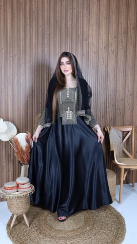 جلابية طويل مطرزة مع طرحة (سودا)