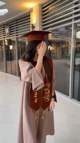 عبايه تخرج 2024