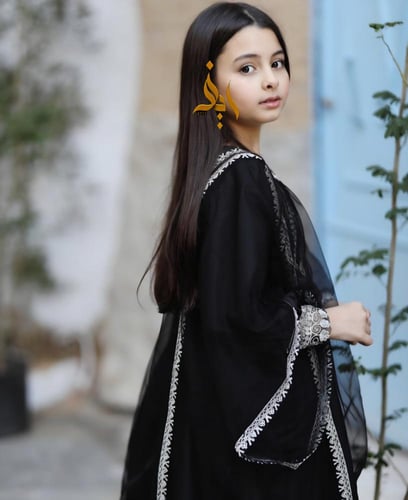 فستان التاسيس اسود بتطريز فضي