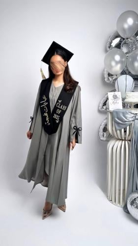 عباية تخرج رمادي