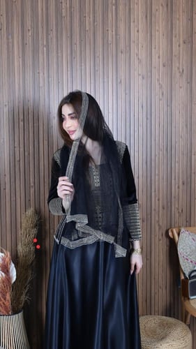 جلابية طويل مطرزة مع طرحة (سودا)