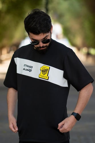 تيشرت الإتحاد أسود بشريط أبيض مائل