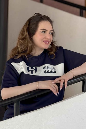 تيشرت الهلال كحلي بشريط أبيض مائل