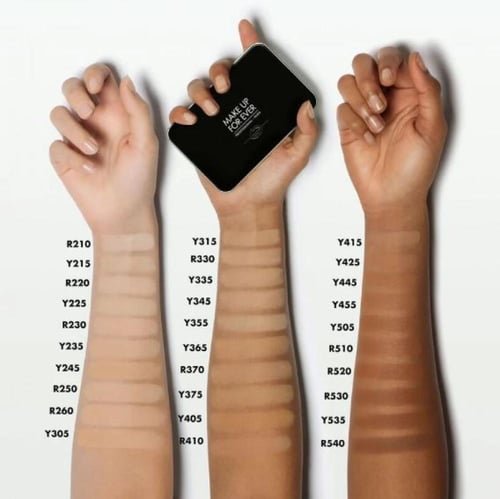 بودرة أساس للوجه من ميك أب فور إيفر مخملية غير لام...