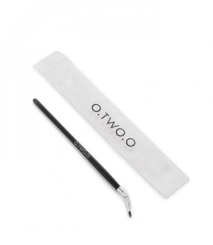 فرشاة تحديد العيون من او.تو.او - EM003