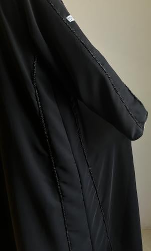 عباية سادة مع الكلفة السوداء (مع الطرحة)
