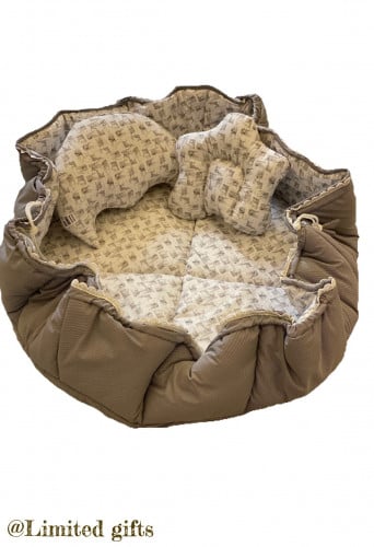 سرير متنقل للطفل مع مخدتين للطفل