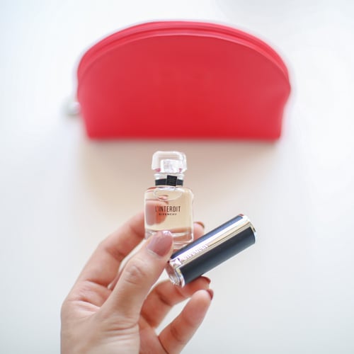 مجموعة ميني جيفنشي شنطة , عطر , روج