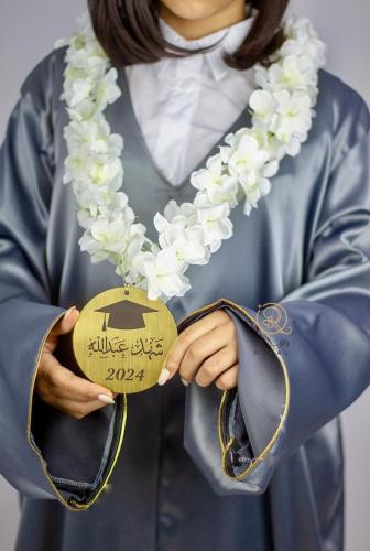 عقد ورد للخريجين