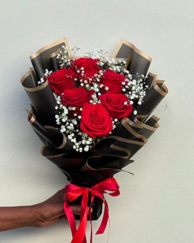 باقة ناعمه 6 ورده