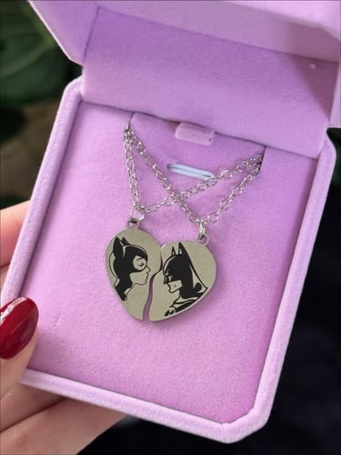 سلسال نصف قلب ثنائي – باتمان و كات ومن