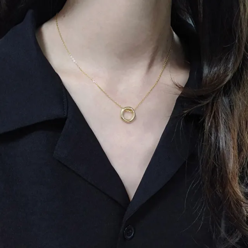 سلسال مستوحى من الانوثه