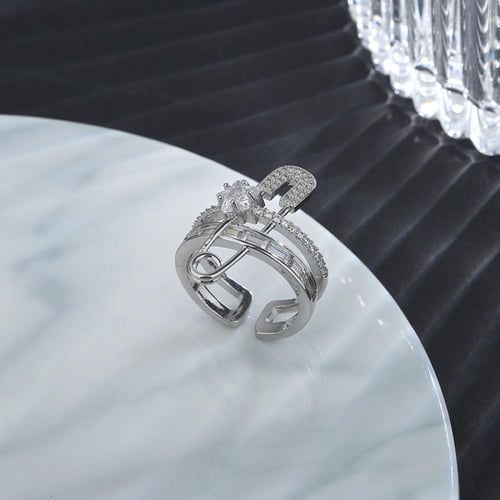 خاتم بتصميم دبوس مرصع زركون