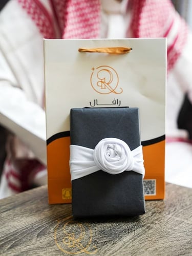 تغليف هدية رافال الانيق