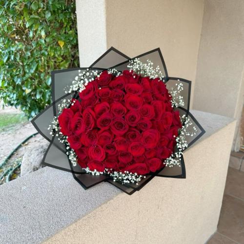 باقة ورد احمر 50 ورده أنيقه