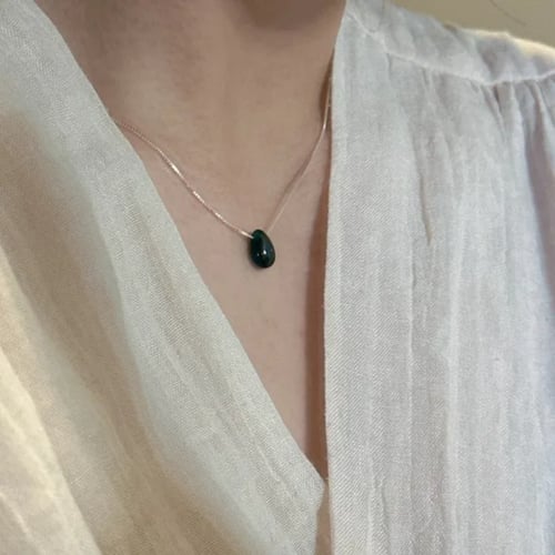 سلسال قطرة الماء يتغير لونها حسب الحرارة والمشاعر