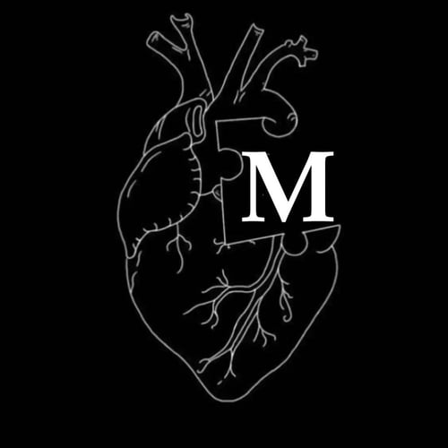 تعليقة كسرة عود بشكل قلب اكرلاك