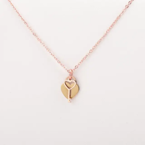 سلسال قلب ومفتاح بألوان متعدده