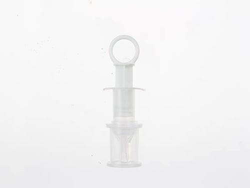 إبرة اعطاء الدواء للطفل بكل سهولة