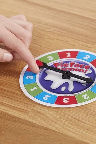 جديد لعبة تحدي رمي الكريمة ع الوجه ( لعبة تحدي)