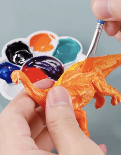 لعبة تكسير البيضة للبحث عن الدينصورات ثم تلوينها ٦...