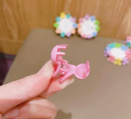 شباصات للشعر بشكل لطيف شكا عشوائي