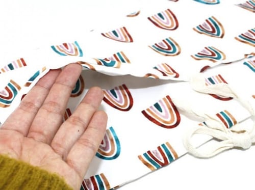 منظم سرير لمستلزمات الطفل والعابه