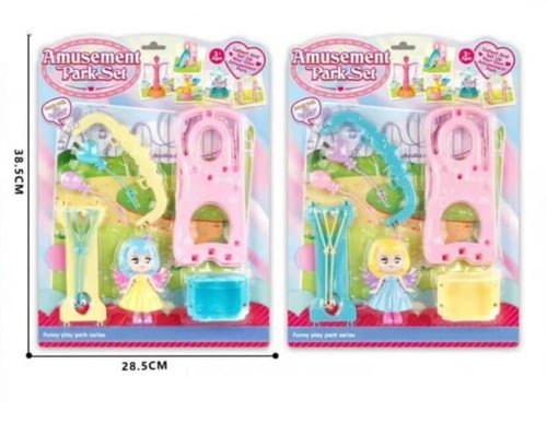 لعبة الملاهي مع دمية