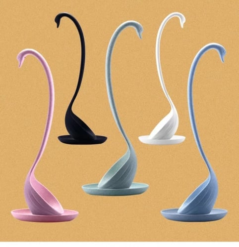 مغرفة حساء على شكل بجعة ثابتة مع صحن خاص