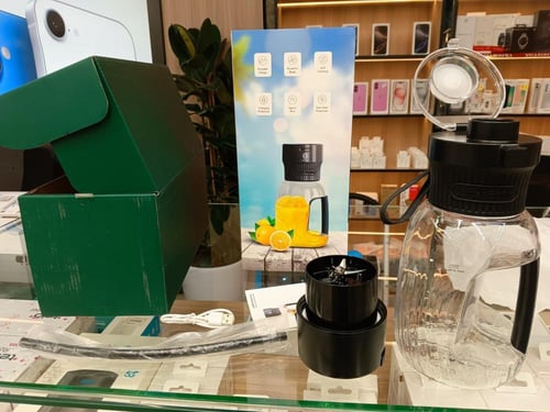 خلاط عصير كهربائي بخزان زجاجي وغطاء مقاوم - شحن يو...