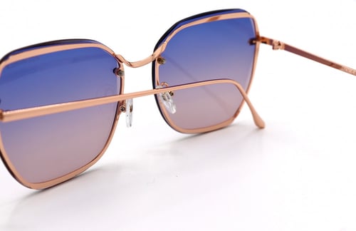 نظارة شانيل اللون السماوي