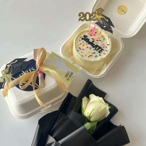 Graduation Lunchbox Cake Package