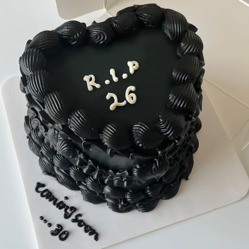 6inch Mini Black Heart Cake