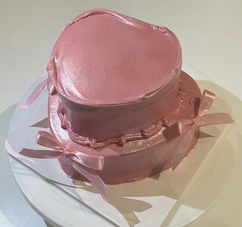 7inch Metallic Heart Cake w/Ribbons