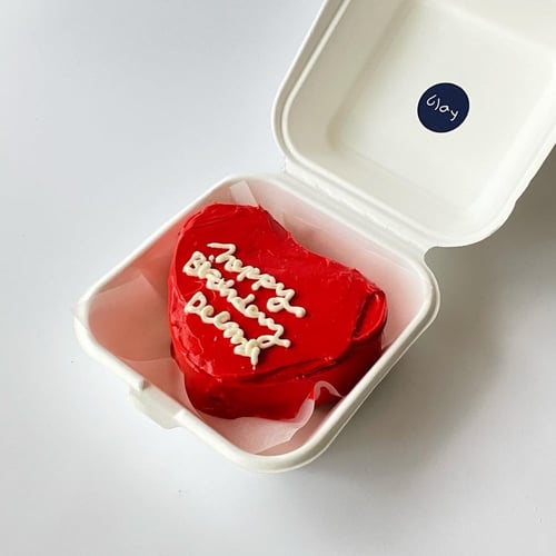 Lunchbox Red Vanilla Heart Cake
